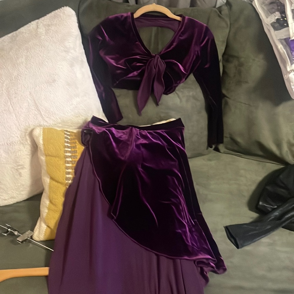 Contemporary costume